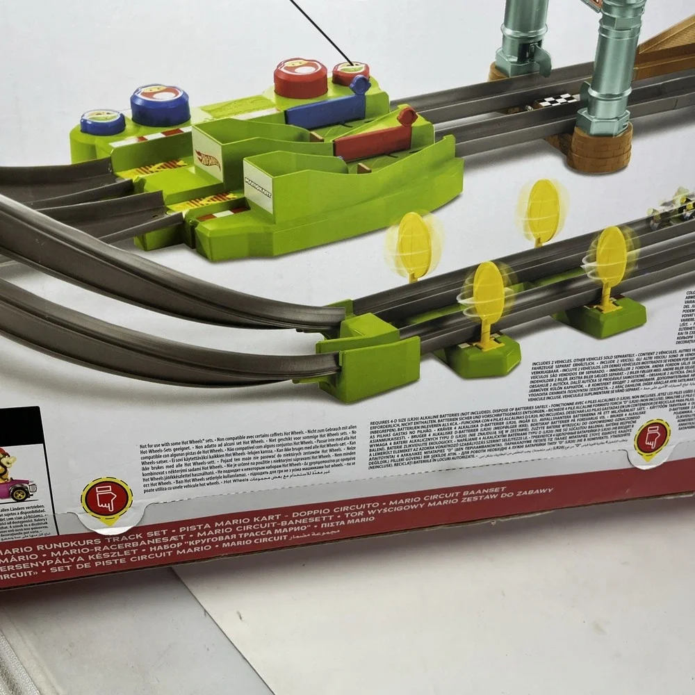 Hot Wheels Mario Kart Mario Circuit Track Set New Sealed